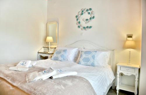 idhra House | Hydra's Pearl - White Pearl, Luxury Mansion, No steps, 50m from the port