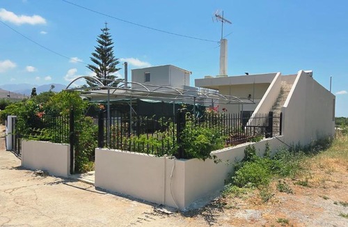 Minoa Pediada House | Infinity Green House at Kastelli Airport