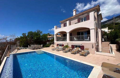 Mousata Villa | Ionion Pelagos – 4BR + Studio
