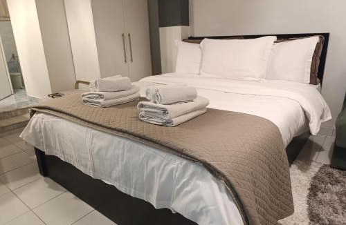 Agios Pavlos Apartment | Isalos Trykonos Garden Thessaloniki - Central Oasis with free parking