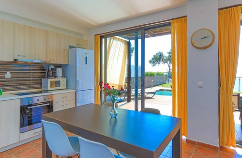 Nea Moudania Villa | Kalma Villa Pente in Moudania