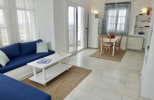 Naxos Villa | Kamari Villa E: Greek Paradise with private pool & Jacuzzi