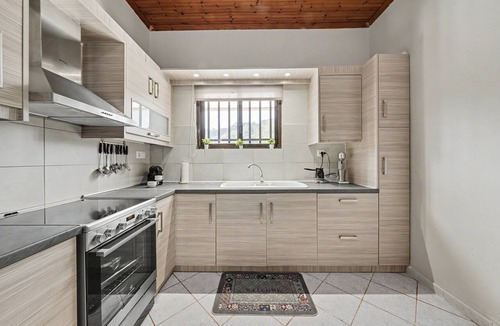 Termenades House | Karousades Olive House Country Home with Mountain View, Wi-Fi & Air Conditioning