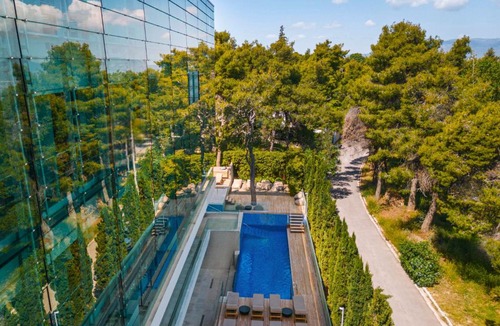 Ekali Hotel | Life Gallery Athens