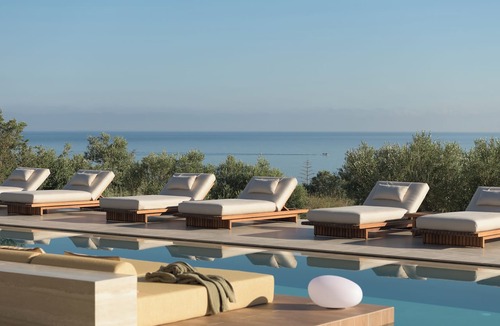 Pigianos Kampos Villa | Lioterra Villa, 1.5Acres Inspired by Earth & Sea