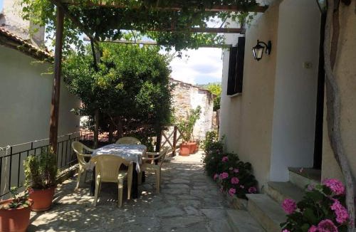 Afissos Villa | Little Graceland