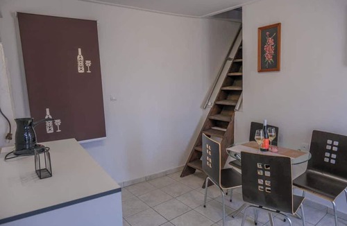 Koumeika Apartment | Little nest - Serene and Cozy Samos Retreat