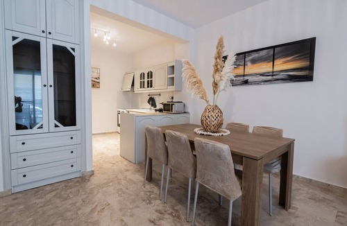 Nea Moudania Apartment | Lora House by RentalsPro - Nea Moudania