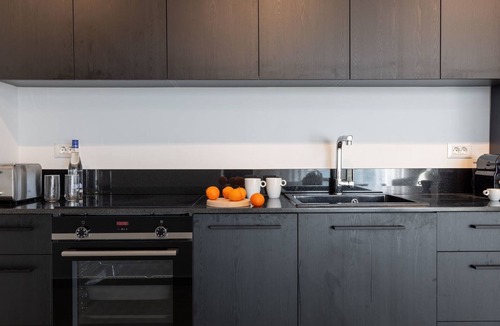 Nisaki Apartment | Luxuriöse Wohnung mit Meerblick Stoa Serenity by Interhome