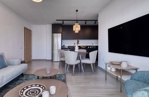 Nisaki Apartment | Luxuriöses Apartment mit zwei Schlafzimmern und Meerblick by Interhome
