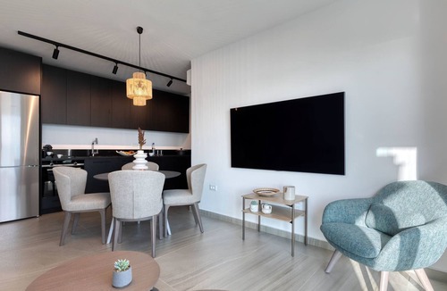 Nisaki Apartment | Luxuriöses Apartment mit zwei Schlafzimmern und Meerblick by Interhome