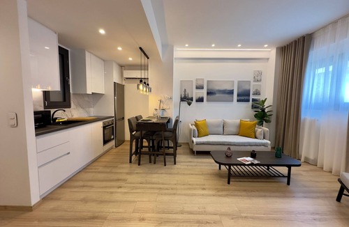 Kallithea Apartment | Luxurious Home | Shared Rooftop Pool and Gym by TT
