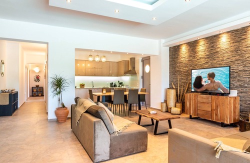 Afandou Villa | Luxurious Μodern Beachfront Villa with Private Swimming Pool ideal for Family