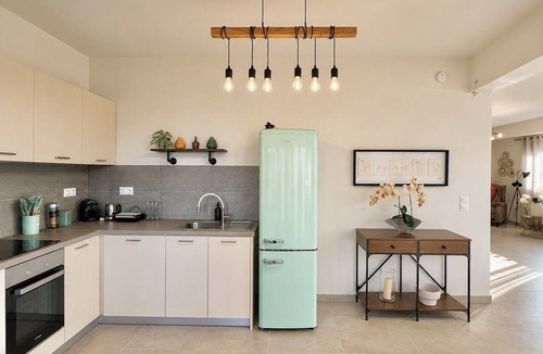 Likovrisi Apartment | Lykovrysi - Modern Apartment Near Athens by ΜΡS