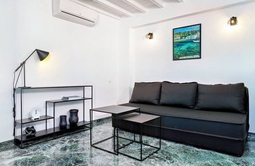 Little Venice Apartment | Maisonnette, Cozy two-story home with mezza-nine bedroom