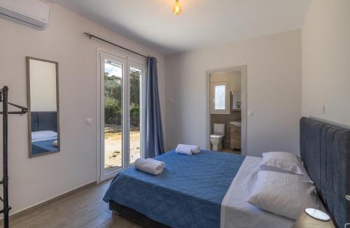 Sarlata House | Manos House - Elegant Modern Escape