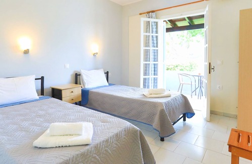 Almiros Beach Apartment | Maria Beach apartment: Apartment on the beach with 2 bedrooms, terrace, views