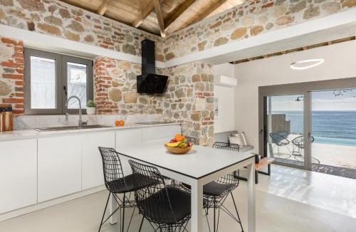 Nea Skioni Villa | Melivia Seafront Resort