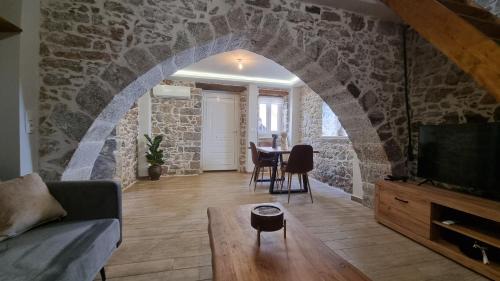 Kounelion House | MENELAUS Stone House