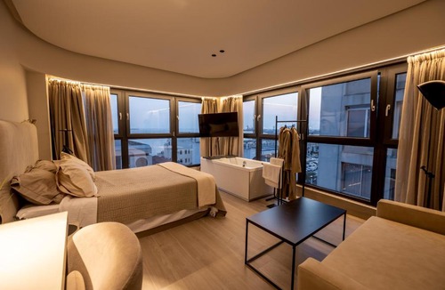 Ladadika Apartment | MeTHEA