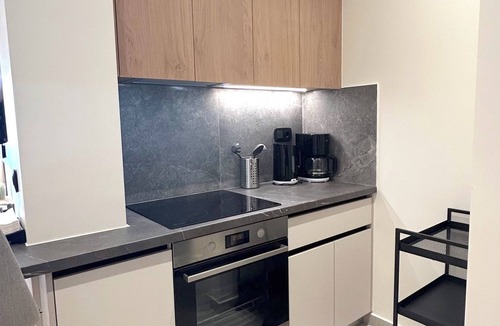 Piraeus Apartment | Modern Bright 1BR next to Pasalimani & Marina Zeas