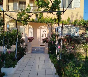 Perama House | Natasha’s home
