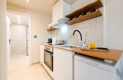 Kalamata Marina Apartment | Neilis - Modern Retreat in Central Kalamata