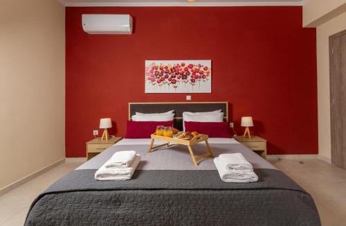 Minothiana Apartment | NeSo - Peter's Flat steps to Beach with Great Views