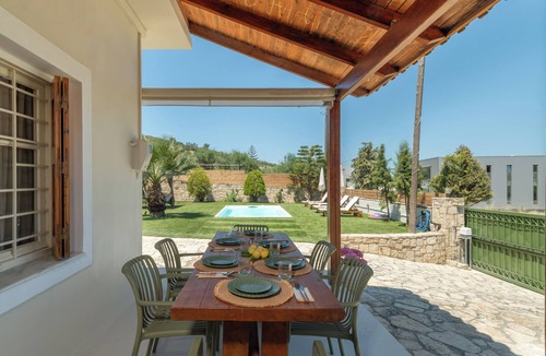 Archanes House | Newly renovated 3 bedroom traditional cretan villa