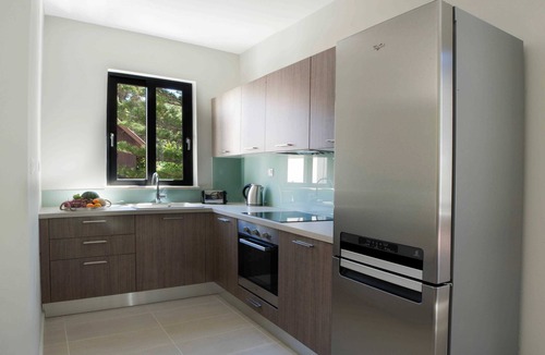 Daratsos Apartment | One Bedroom Apartment Garden View