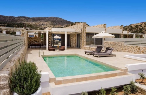 Amoopi Villa | Orelia Luxury Deluxe Villa 1