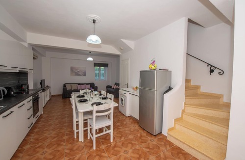Agios Stefanos House | Paola House Agios Stefanos