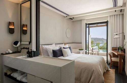 Drafaki Hotel | Peaceful Getaway: Stylish Suite w/Private Terrace & Panoramic Sea Views