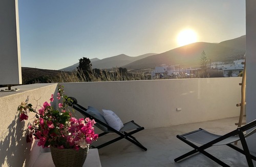 Piso Livadi Apartment | Perivoli Luxury Homes, Paros, Greece