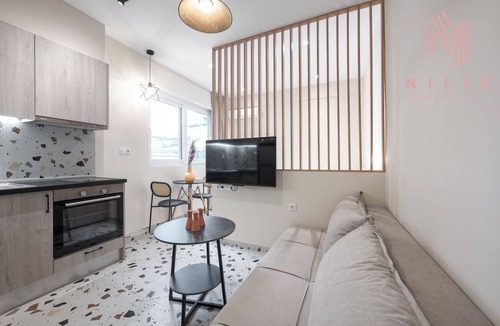 Vardaris Apartment | Phedra Studios Nilie Hospitality MGMT