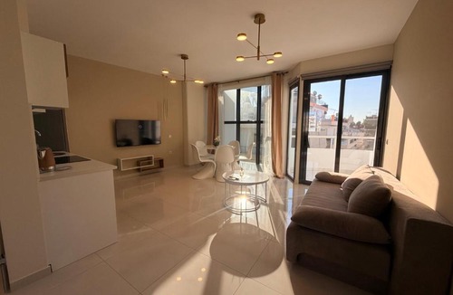 Piraeus Apartment | PL Pireas Modern APT