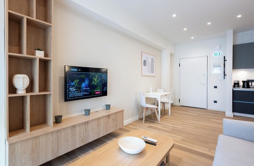 Plaka Apartment | Plaka Gem - Modern, Central Flat in Prime Location