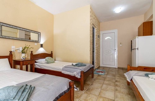 Kallithea Bed & Breakfast | Poseidon Edge No5 by RentalsPro - Kallithea