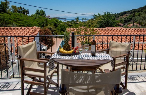 Katsarou Apartment | Prime location close to Achladies beach and restaurants