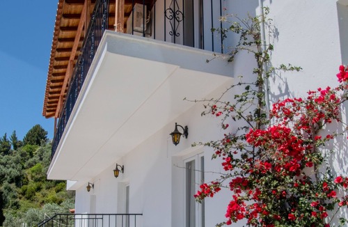 Katsarou Apartment | Prime location close to Achladies beach and restaurants