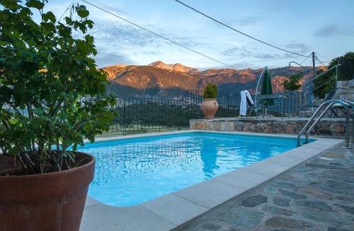 Goni Villa | Private Stone villa-Pool and Maountain view