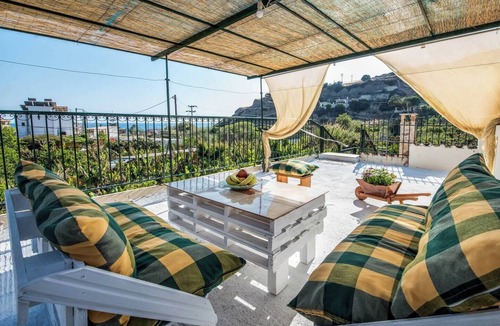 Tertsa House | Quaint vacation home in a Mediterranean garden just a few steps from the beach