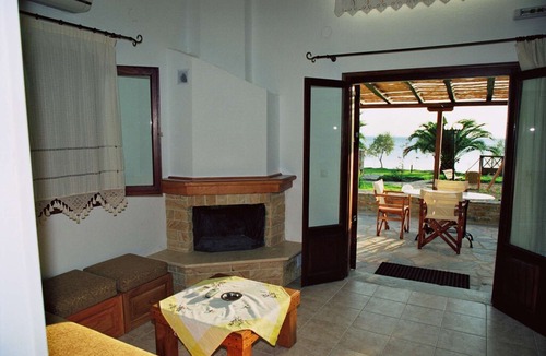 Lefokastron Apartment | Quiet Beachside Spacious Bungalows + Amazing Seaview + Pool