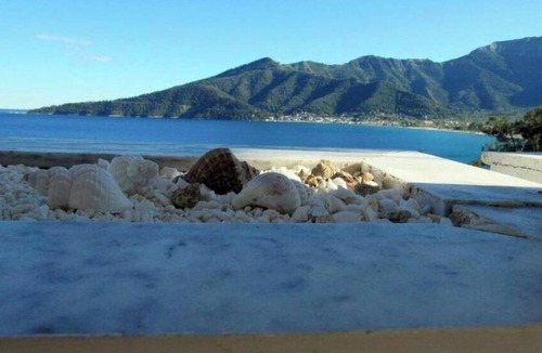 Golden Beach Apartment | Relaxing Stay with Terrace and Aegean Sea View