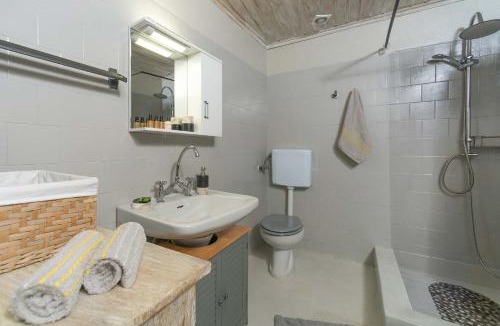 Magazia Villa | Romanatika House by PaxosRetreats