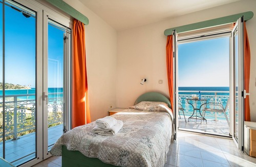 Lourdata House | Room "Angela sea view 4" with sea view, Wi-Fi, and air conditioning