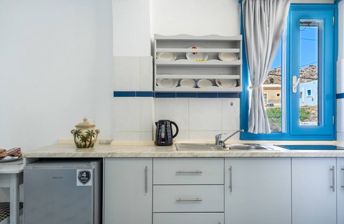 Finiki Apartment | Room 'Giavasi Seaside 2' with Sea View and Balcony