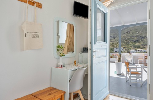 Katapola Apartment | Room No 6 with Sea View, Wi-Fi, and Air Conditioning