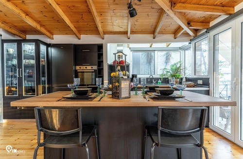 Aigaleo Apartment | Rustic - Private Rooftop Garden & City View Athens