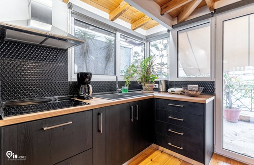 Aigaleo Apartment | Rustic - Private Rooftop Garden & City View Athens